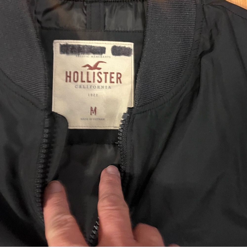 🔥Men’s Hollister Black zip up Bomber Jacket Size M EUC - Picture 6 of 6